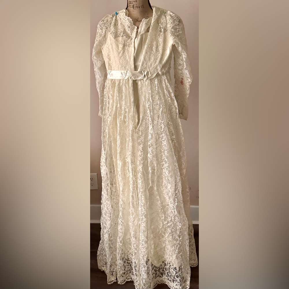 Vintage Wedding Dress Size med/large
